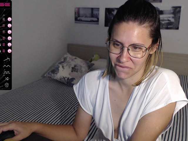 Live sex webcam photo for JustMeXY7 #275929704