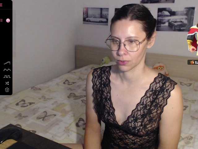 Live sex webcam photo for JustMeXY7 #276381564