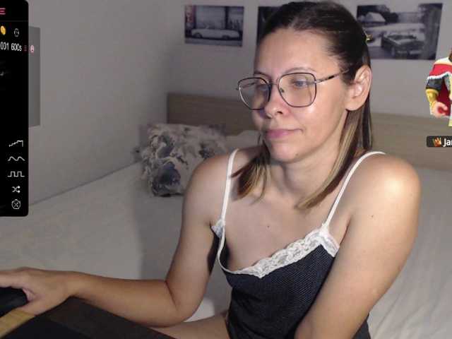Live sex webcam photo for JustMeXY7 #276597181