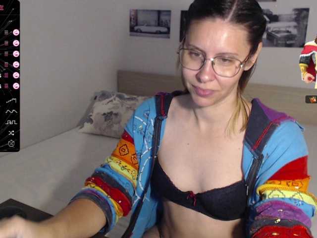 Live sex webcam photo for JustMeXY7 #276625302