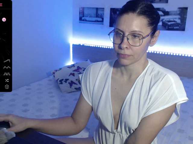 Live sex webcam photo for JustMeXY7 #277082225