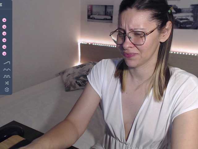 Live sex webcam photo for JustMeXY7 #277241718
