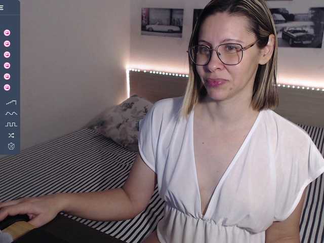 Live sex webcam photo for JustMeXY7 #277274759