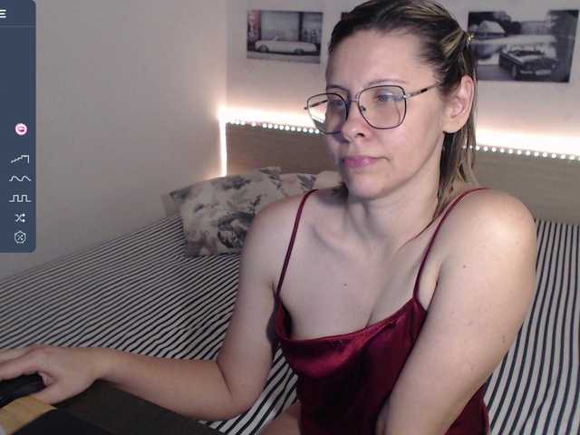 Live sex webcam photo for JustMeXY7 #277347970