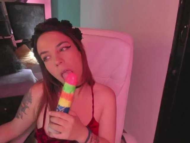 Live sex webcam photo for Justiiine #271918257