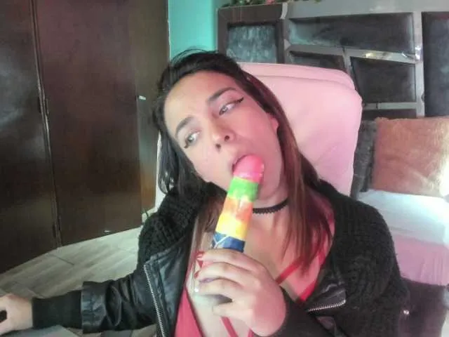 Live sex webcam photo for Justiiine #272030783