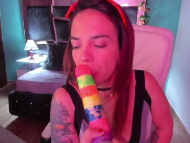 Live sex webcam photo for Justiiine #272369295