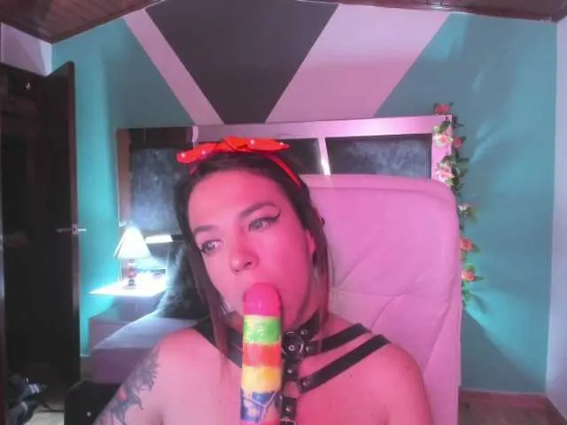 Live sex webcam photo for Justiiine #272407274