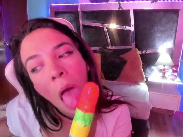 Live sex webcam photo for Justiiine #273498796