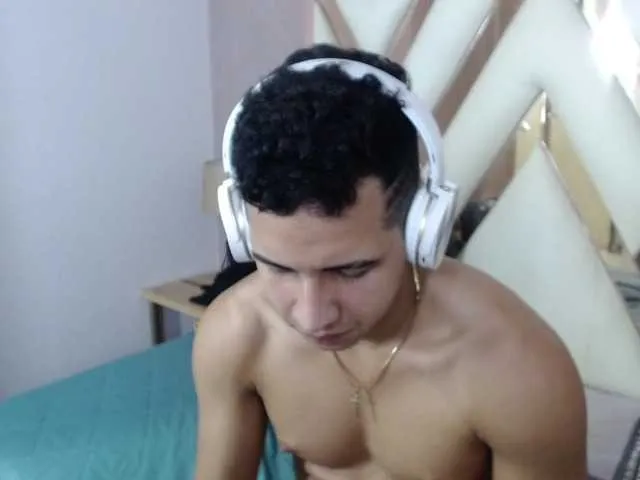 Live sex webcam photo for JustinMaverick #277331288