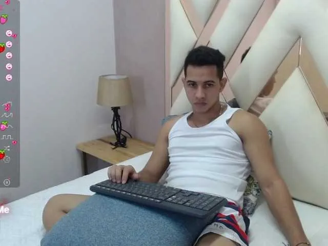Live sex webcam photo for JustinMaverick #277362841