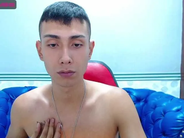 Live sex webcam photo for JustinMilers #275557981