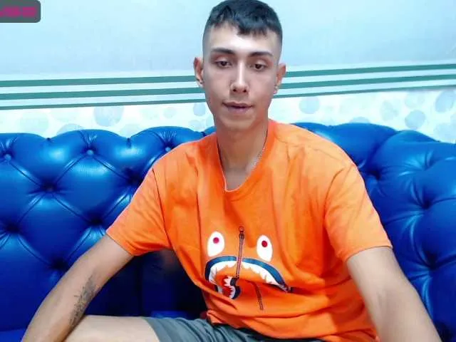 Live sex webcam photo for JustinMilers #275653192