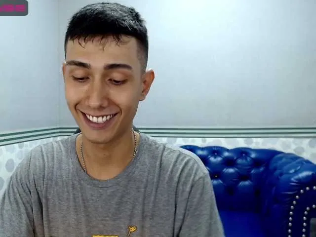 Live sex webcam photo for JustinMilers #275702200