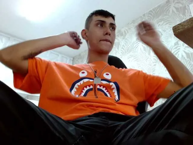Live sex webcam photo for JustinMilers #275962293