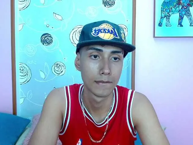 Live sex webcam photo for JustinMilers #276125690