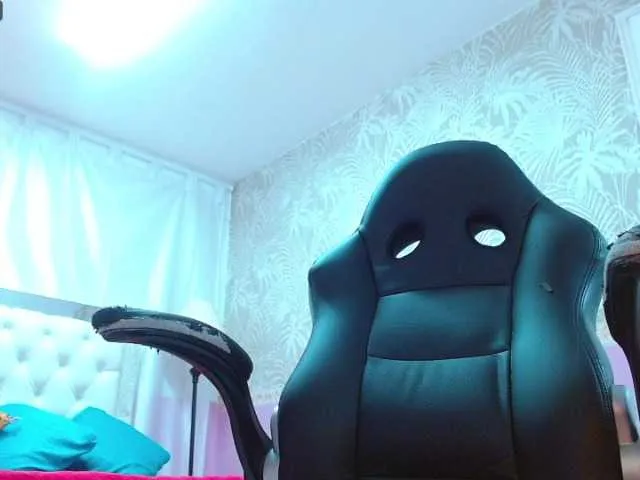 Live sex webcam photo for JustinMilers #276214930