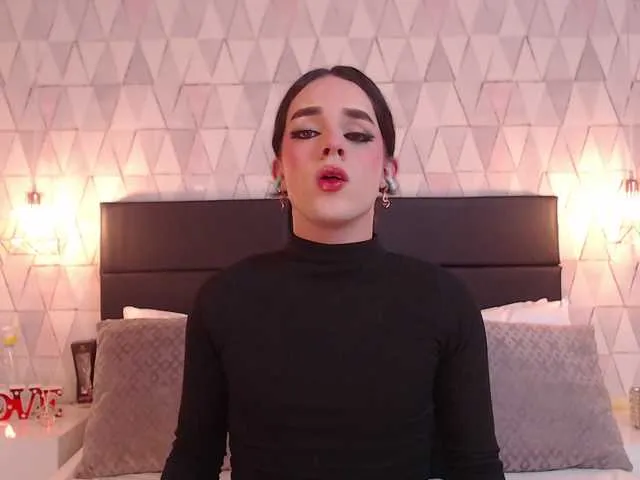 Live sex webcam photo for JustinePerry #290351883