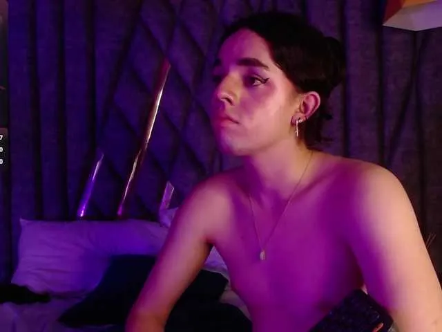 Live sex webcam photo for JustinePerry #291702183