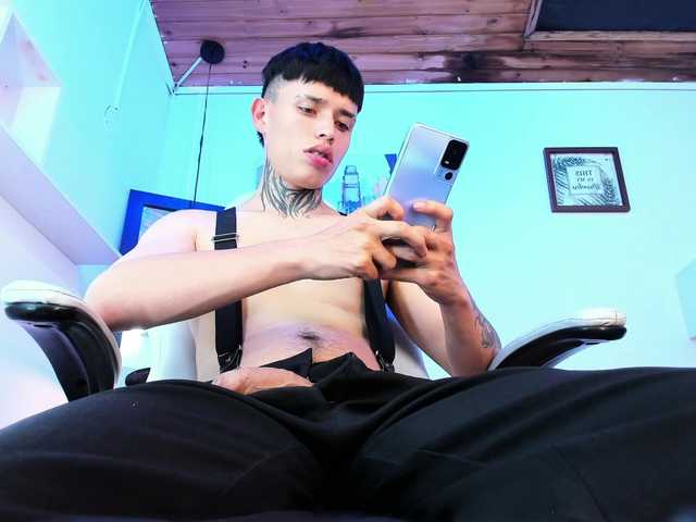 Live sex webcam photo for Justinmoon3 #290154191