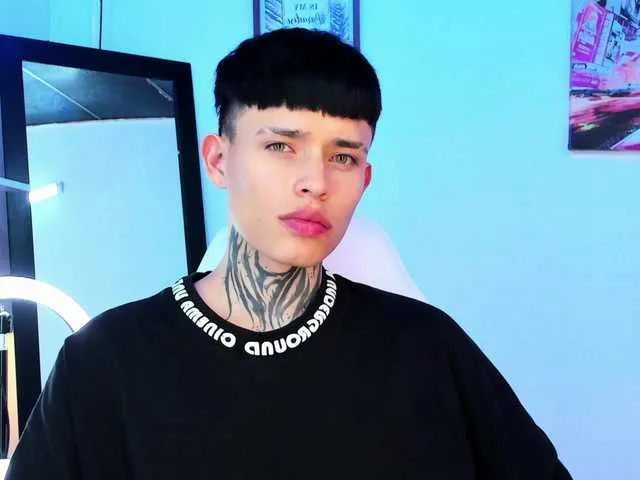 Live sex webcam photo for Justinmoon3 #290182008