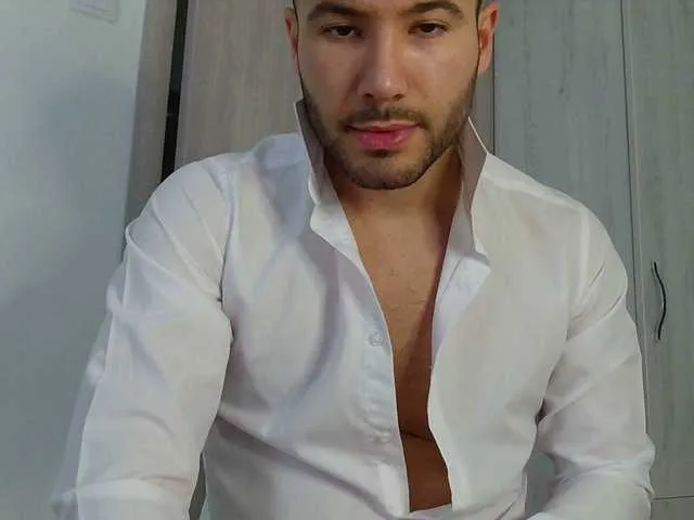 Live sex webcam photo for Justyn11 #290790501