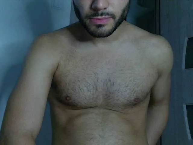 Live sex webcam photo for Justyn11 #291342380