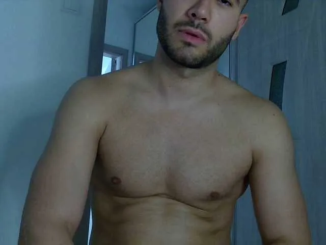 Live sex webcam photo for Justyn11 #291712345