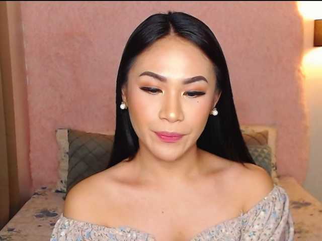 Live sex webcam photo for JuviaLockser #275672388