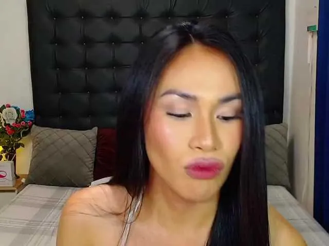 Live sex webcam photo for JuviaLockser #291324607