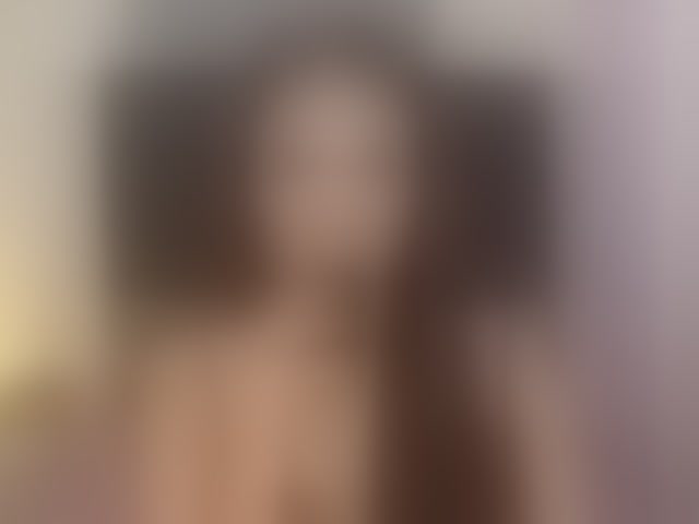 Live sex webcam photo for JuviaLockser #294088390