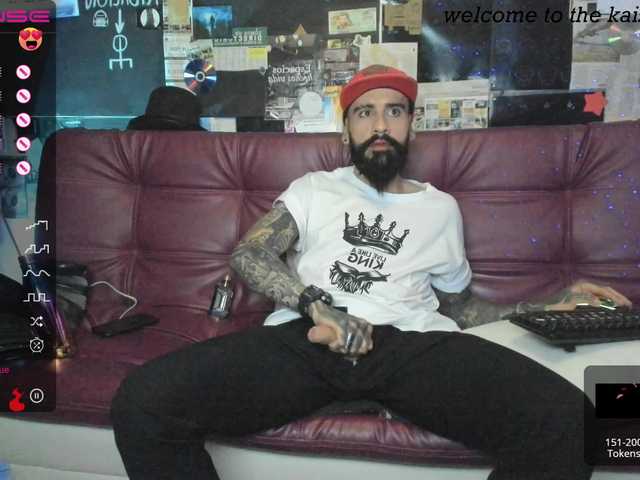 Live sex webcam photo for KAISER679 #275457609