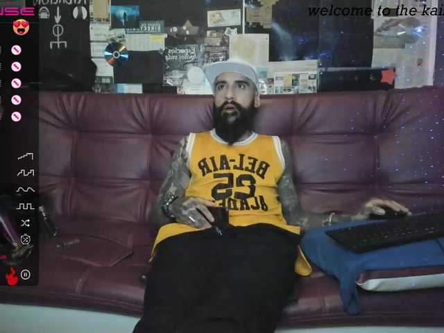 Live sex webcam photo for KAISER679 #275635351