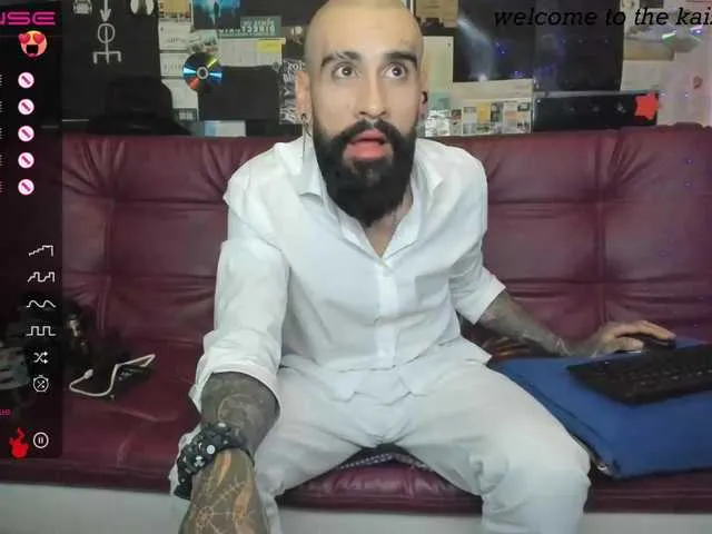 Live sex webcam photo for KAISER679 #275680762