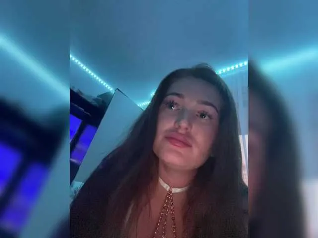 Live sex webcam photo for KARAMELKA25 #291619928