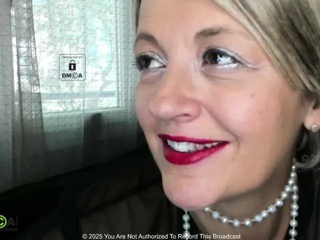 Live sex webcam photo for KARINA-S-PALACIOS #291535139