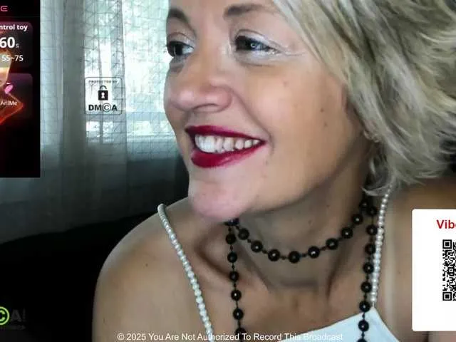 Live sex webcam photo for KARINA-S-PALACIOS #291700842