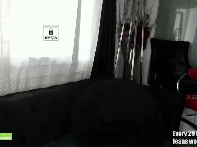 Live sex webcam photo for KARINA-S-PALACIOS #291830836