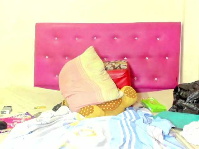 Live sex webcam photo for KARLAFREAKK #273873040