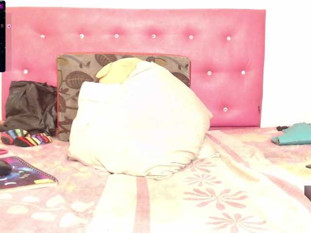 Live sex webcam photo for KARLAFREAKK #275541504