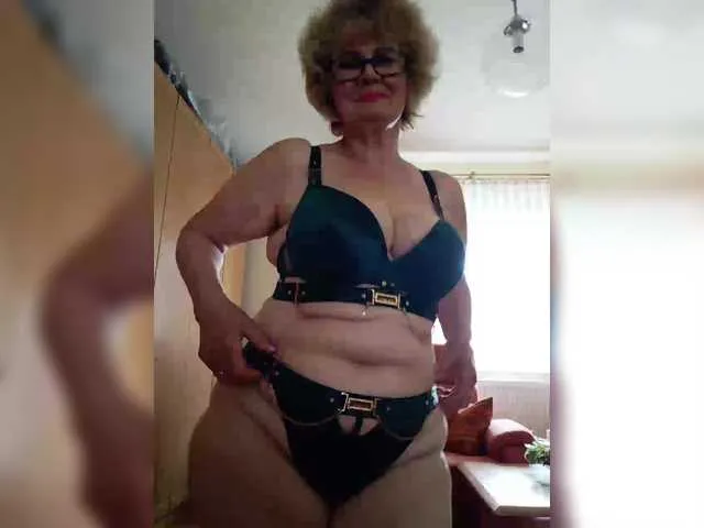 Live sex webcam photo for KASANDRABOLOSHKA #293692084