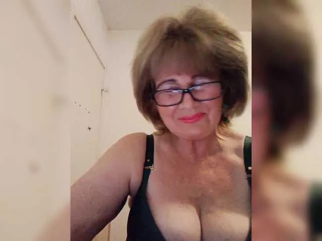Live sex webcam photo for KASANDRABOLOSHKA #294143763