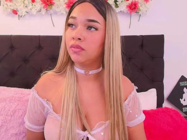 Live sex webcam photo for KATERIN-RUSSELL #290945599