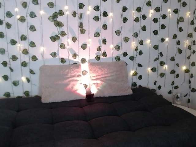 Live sex webcam photo for KATHY-SNOW #271844511