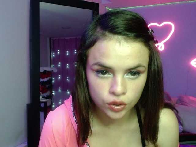 Live sex webcam photo for KATHY-SNOW #271930386