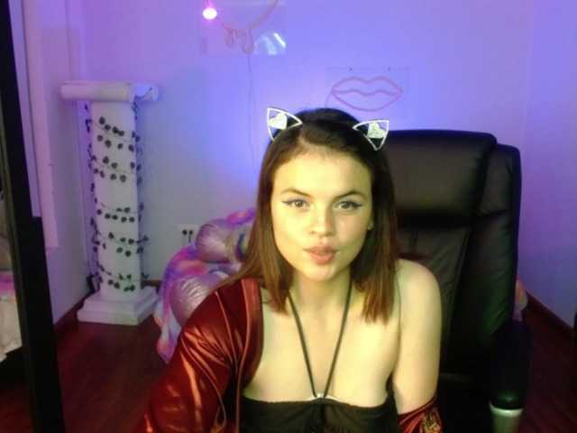 Live sex webcam photo for KATHY-SNOW #272004907