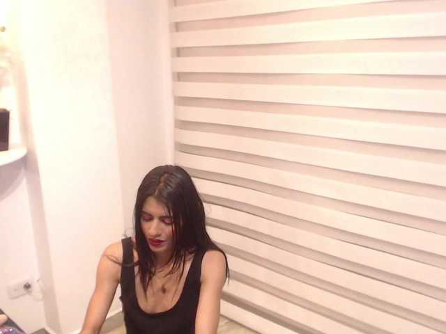 Live sex webcam photo for KATIA-DEE #272090030