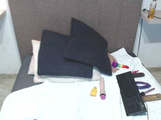 Live sex webcam photo for KATIA-DEE #272366056