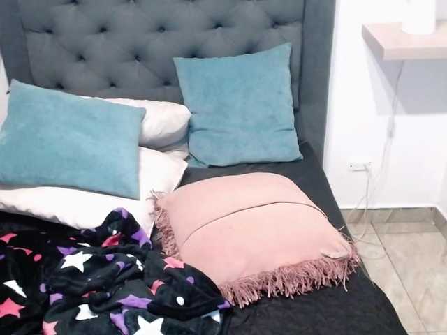 Live sex webcam photo for KATIA-DEE #272736711
