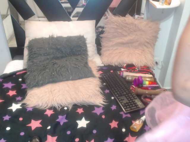 Live sex webcam photo for KATIA-DEE #273432322